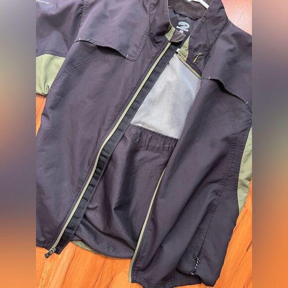 Brooks Men's Charcoal and Olive Windbreaker - Picture 8 of 14